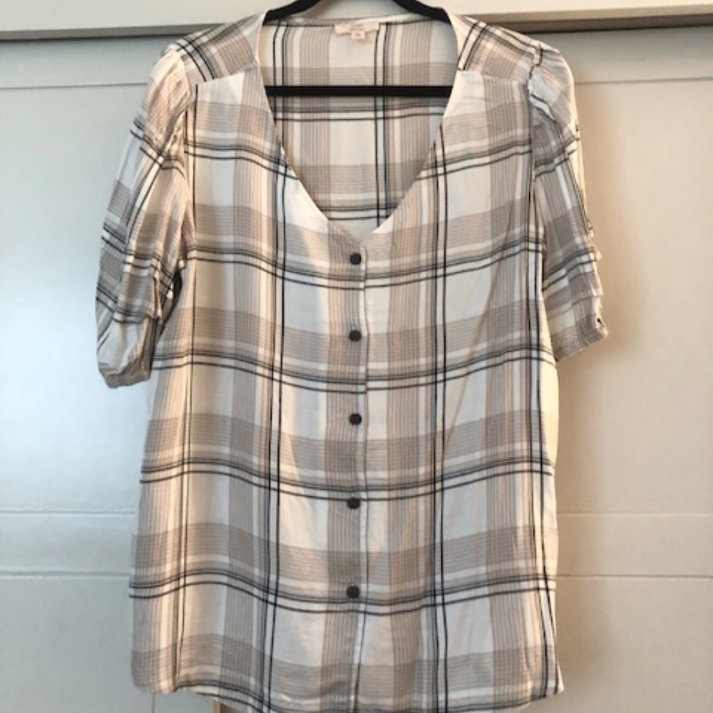EUC Como Vintage XL Short Sleeve, V-neck, Shirt Cream w/Black and Tan stripes